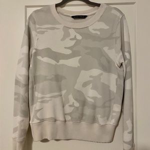 Abercrombie & Fitch Camo Crew Sweatshirt size S